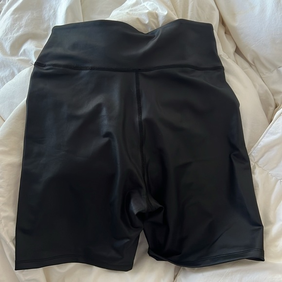 Abercrombie Women's Sheen Bike Shorts - Picture 6 of 6
